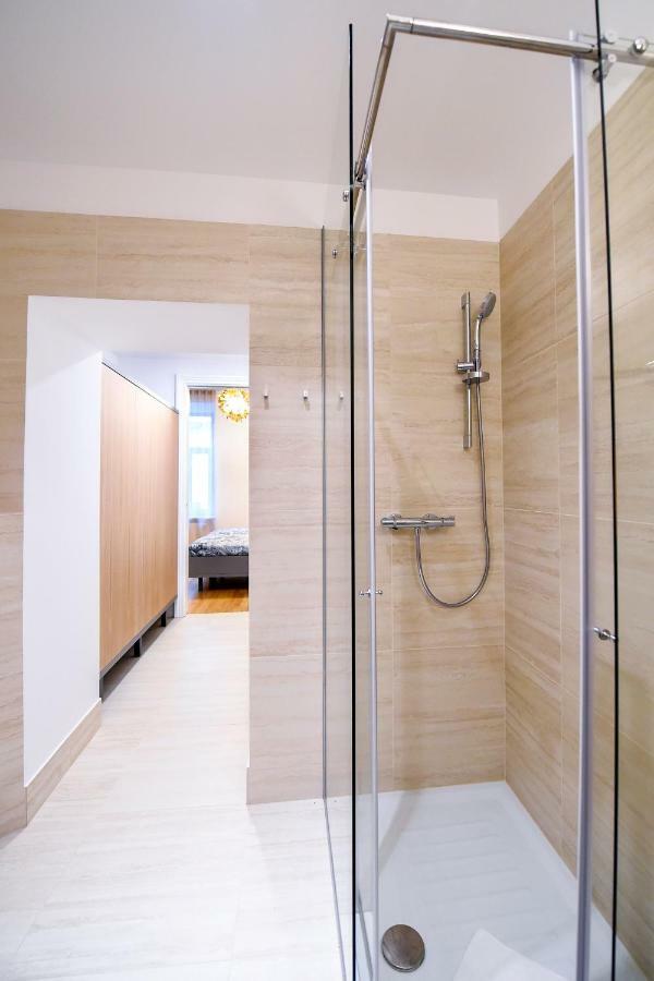 City Centre Chic Apartment Ljubljana 1/4 Luaran gambar