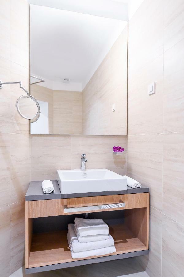 City Centre Chic Apartment Ljubljana 1/4 Luaran gambar